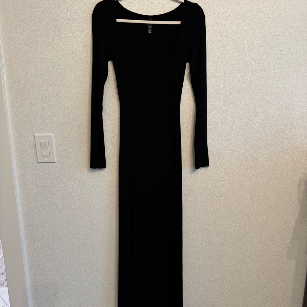 Skims long sleeve maxi dress